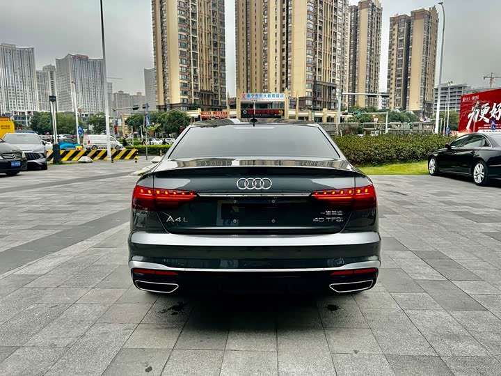 Фото 5 - Audi A4L