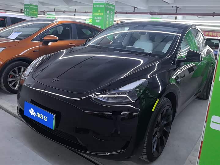 Фото 1 - Tesla Model Y