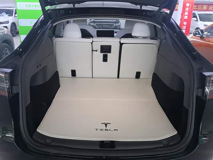 Фото 4 - Tesla Model Y