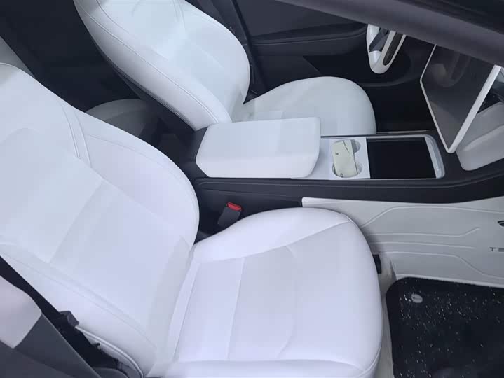 Фото 8 - Tesla Model Y