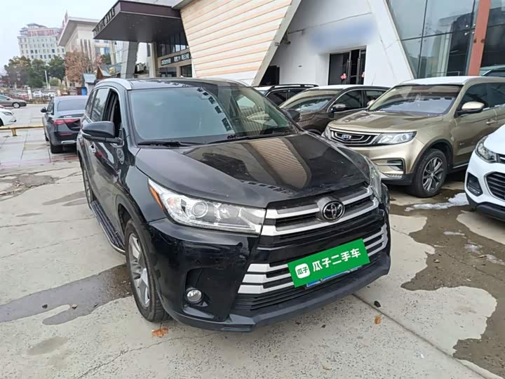 Фото 4 - Toyota Highlander