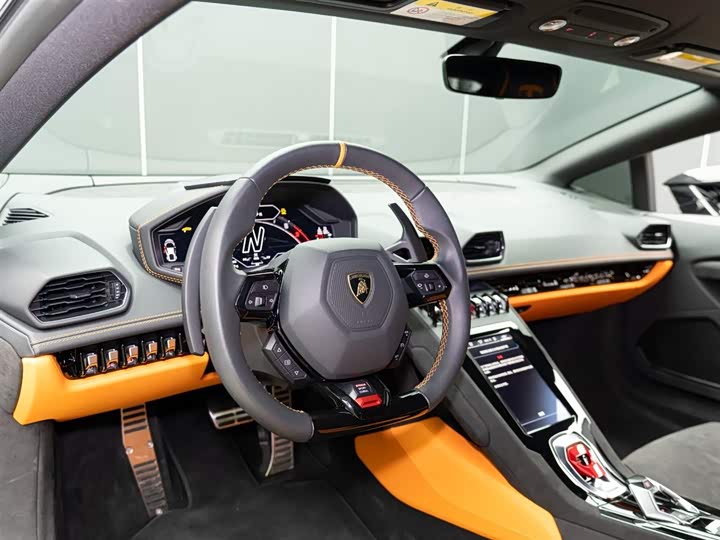 Фото 9 - Lamborghini Huracán