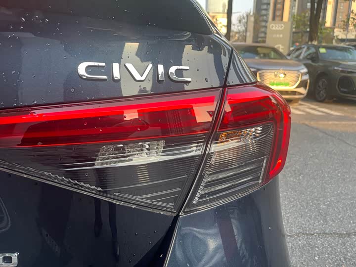 Фото 6 - Honda Civic