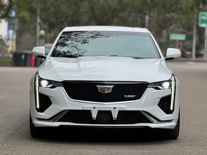 Фото 2 - Cadillac CT4