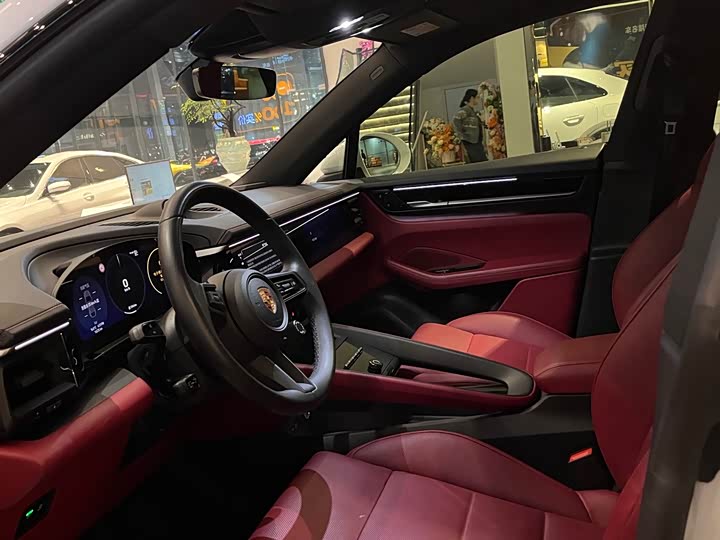 Фото 6 - Porsche Macan EV