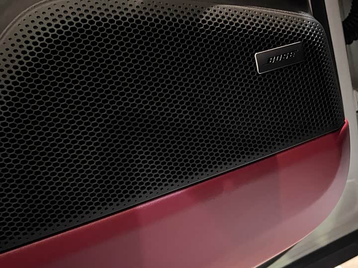 Фото 7 - Porsche Macan EV