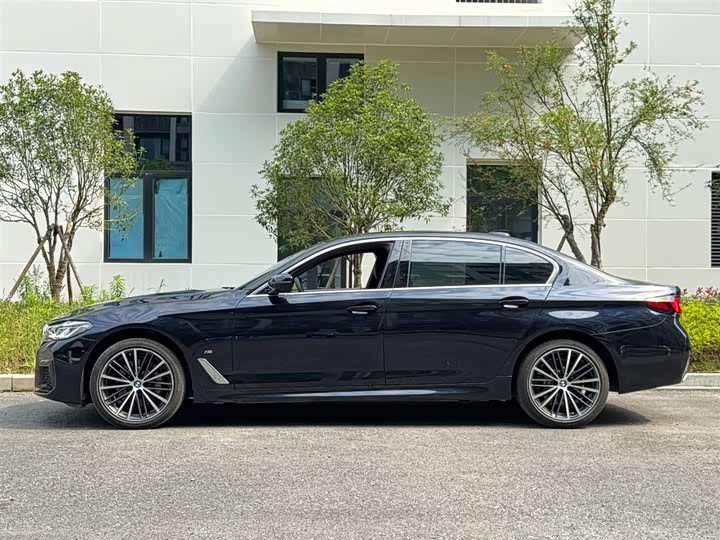 Фото 5 - BMW 5 Series