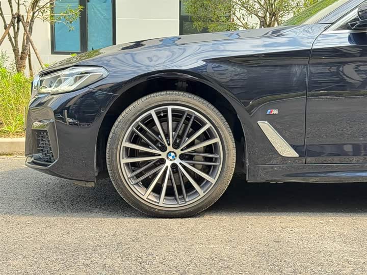 Фото 6 - BMW 5 Series