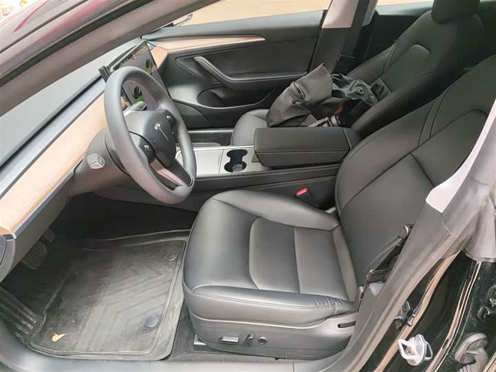 Фото 7 - Tesla Model 3