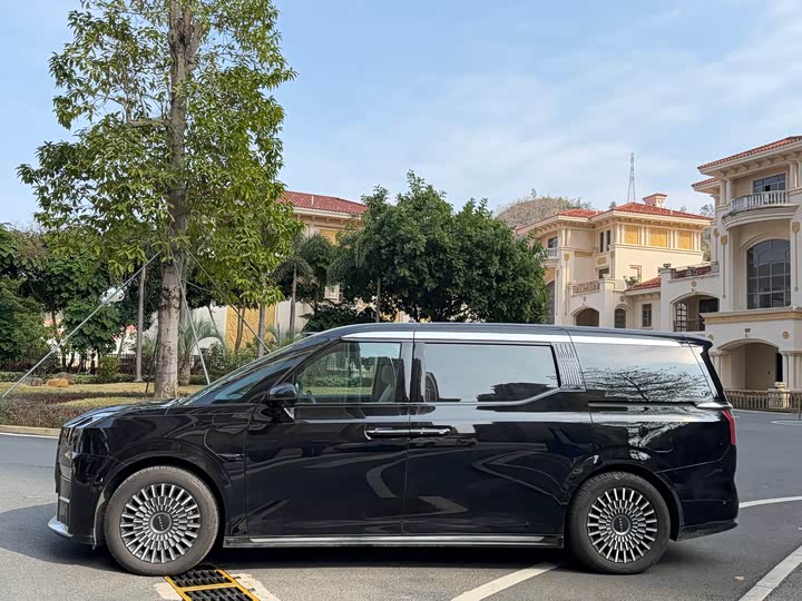 Фото 8 - Zeekr 009