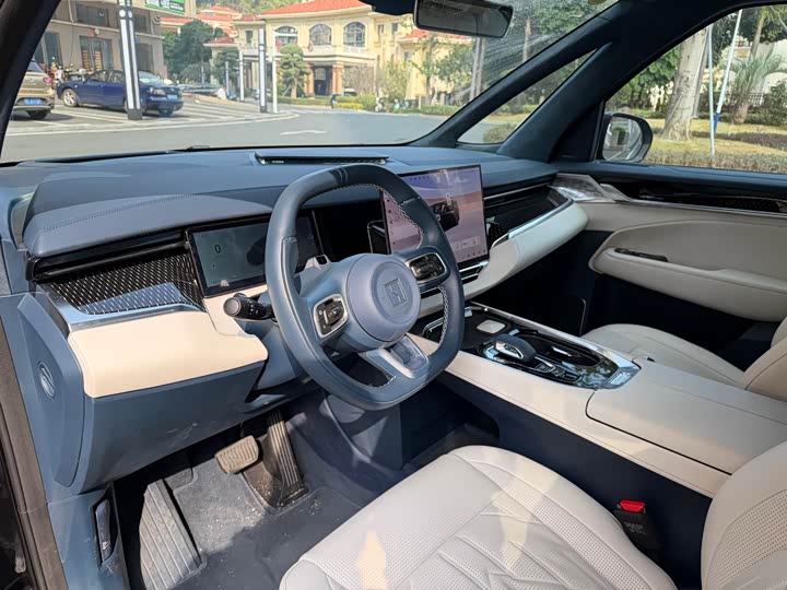 Фото 9 - Zeekr 009