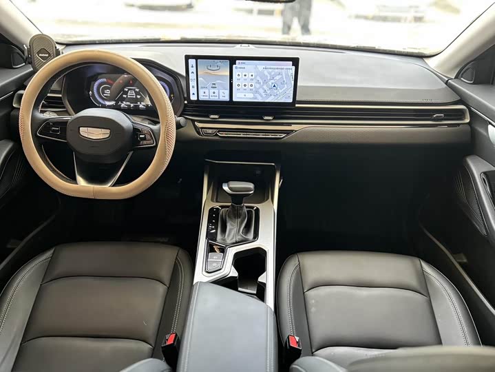 Фото 9 - Geely Emgrand