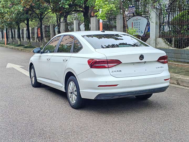 Фото 4 - Volkswagen Lavida