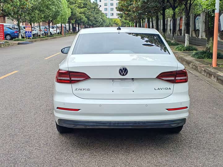 Фото 5 - Volkswagen Lavida