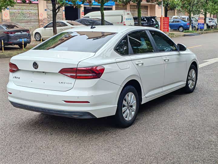 Фото 6 - Volkswagen Lavida