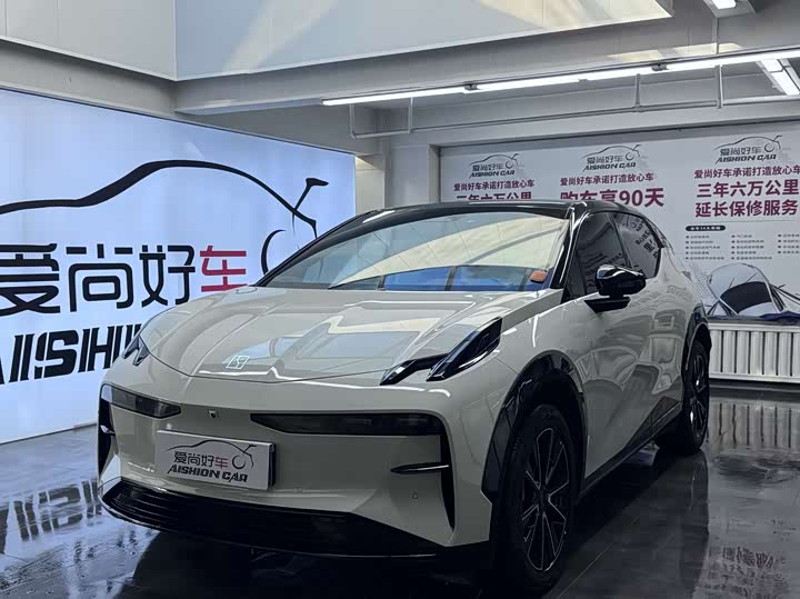 Фото 1 - Zeekr X