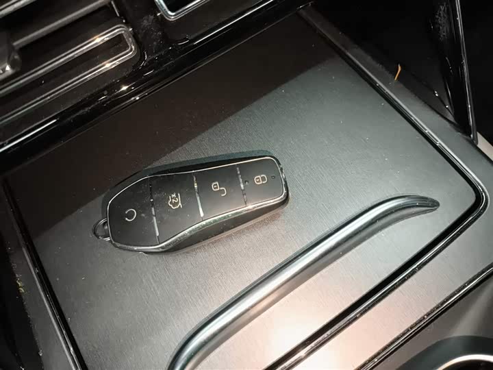 Фото 9 - BYD Tang Hybrid/EV