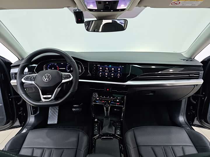 Фото 7 - Volkswagen Passat