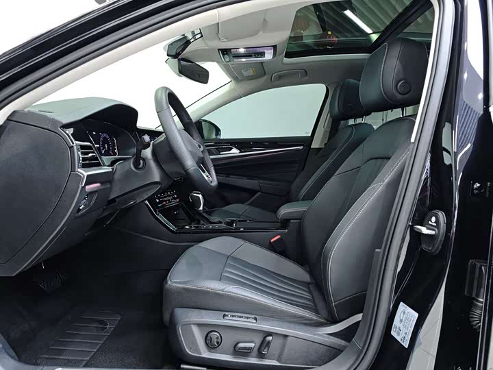 Фото 8 - Volkswagen Passat