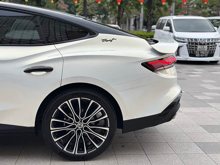 Фото 8 - MG Motor 7