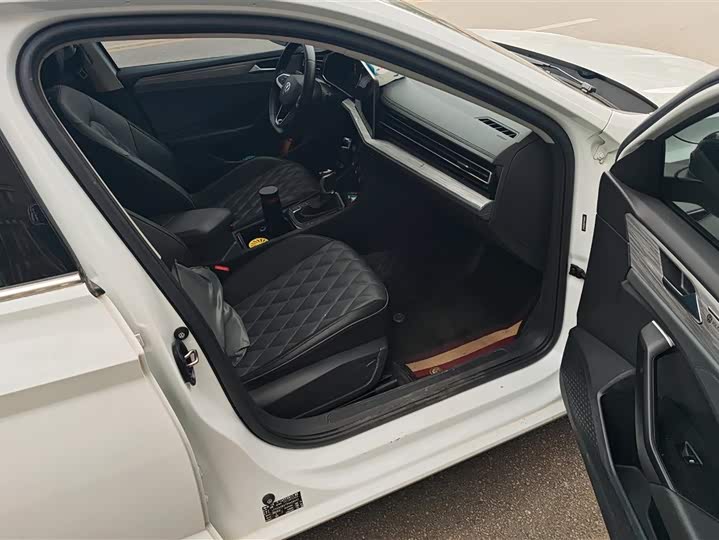 Фото 8 - Volkswagen Sagitar L