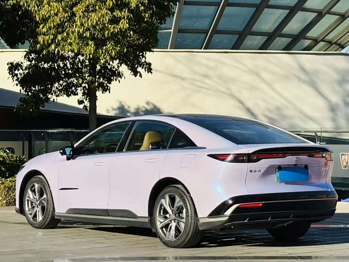 Фото 4 - Mazda EZ-6