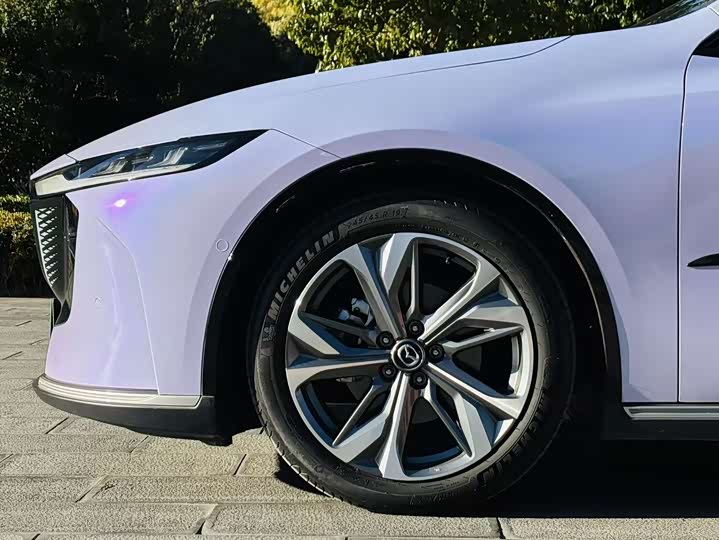 Фото 5 - Mazda EZ-6