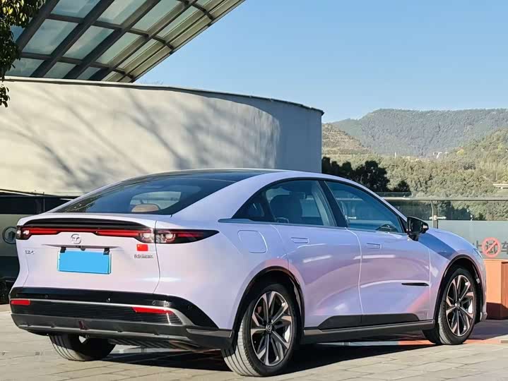 Фото 8 - Mazda EZ-6