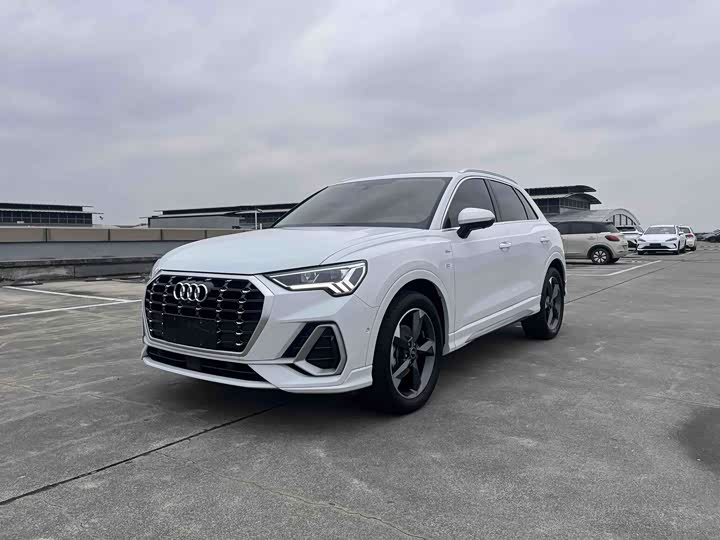 Фото 1 - Audi Q3