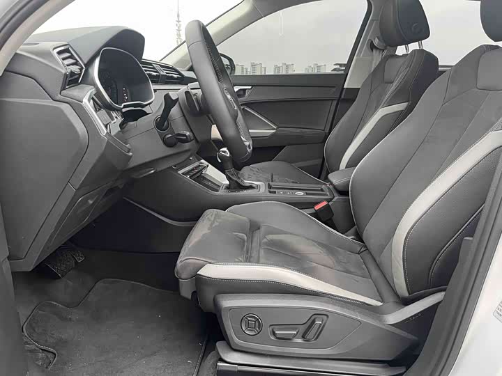 Фото 7 - Audi Q3