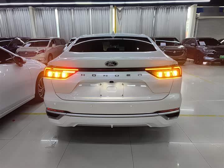 Фото 6 - Ford Mondeo