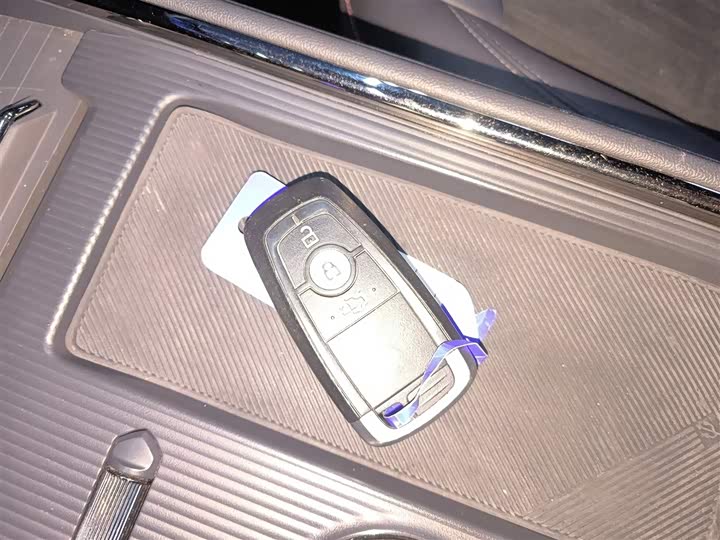 Фото 9 - Ford Mondeo