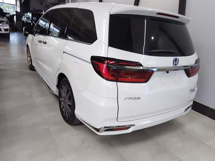 Фото 5 - Honda Odyssey