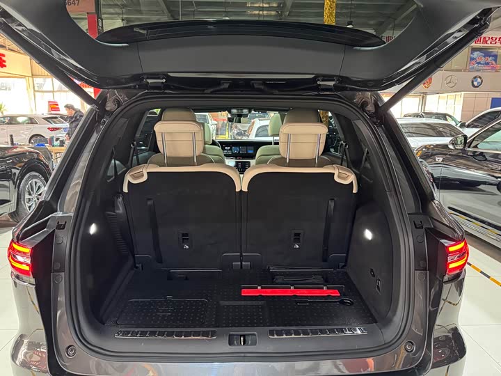 Фото 6 - LiXiang One