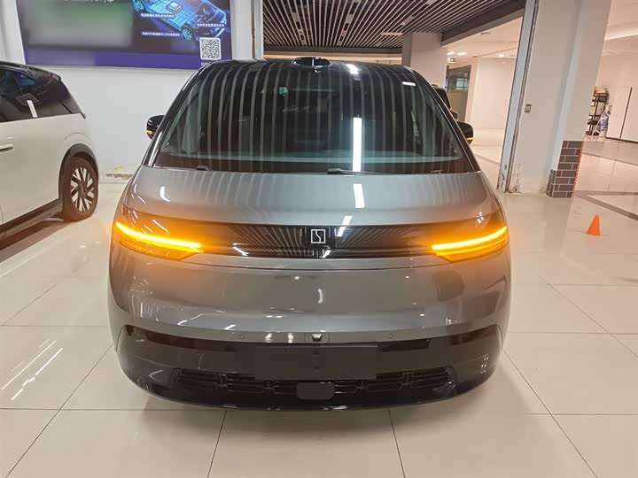 Фото 3 - Zeekr Mix