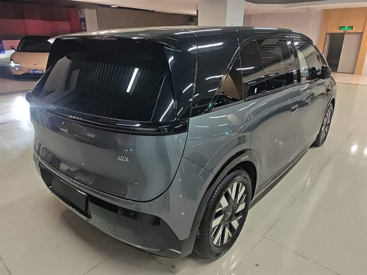 Фото 7 - Zeekr Mix