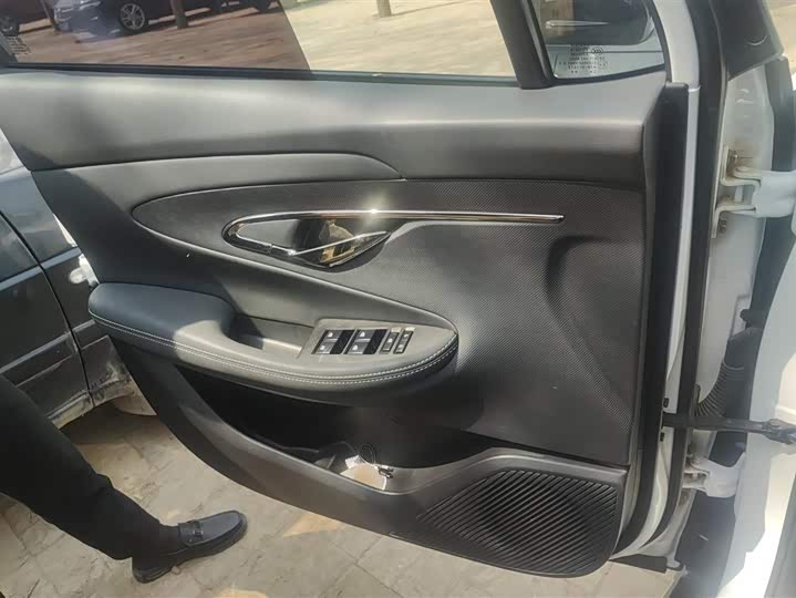 Фото 7 - Changan UNI-T