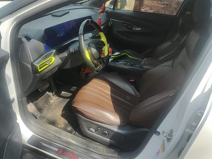 Фото 9 - Changan UNI-T