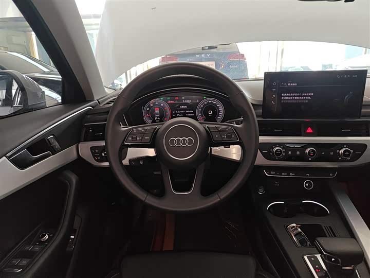 Фото 3 - Audi A4L
