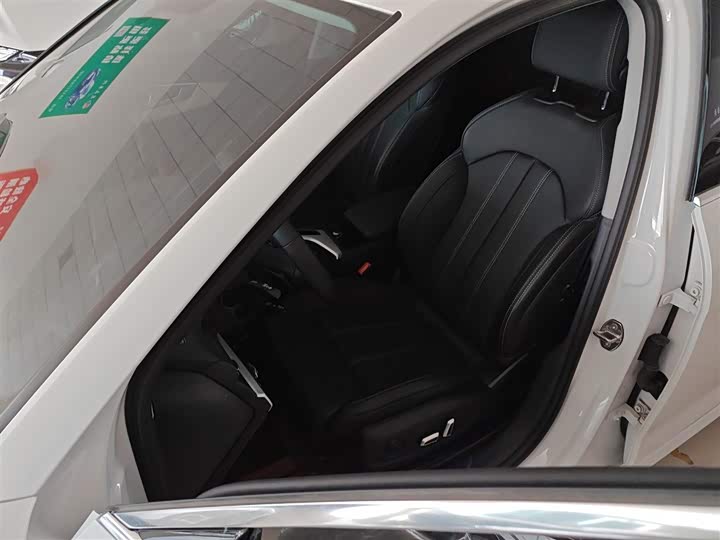 Фото 8 - Audi A4L