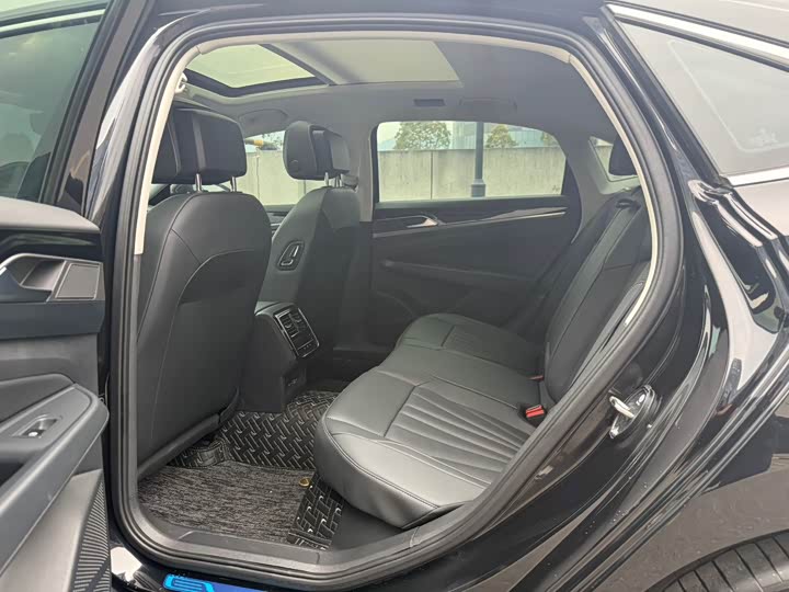 Фото 6 - Volkswagen Passat