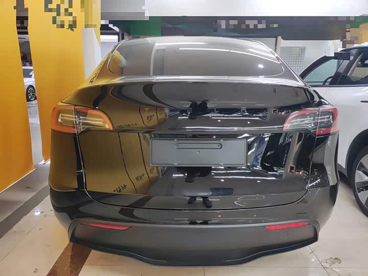 Фото 6 - Tesla Model Y