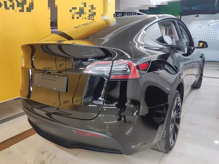Фото 7 - Tesla Model Y