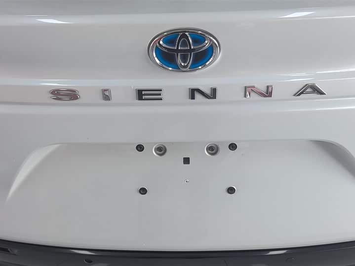Фото 4 - Toyota Sienna