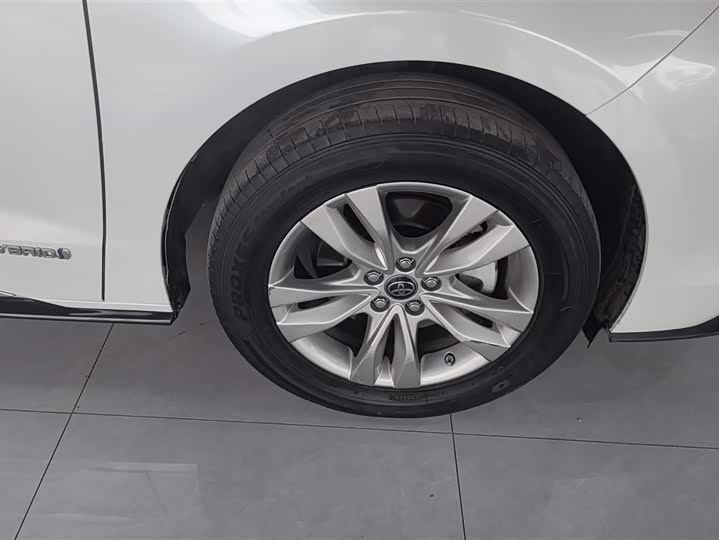 Фото 6 - Toyota Sienna