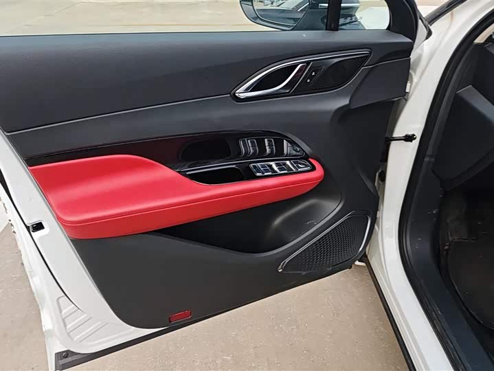 Фото 7 - Hongqi HS3