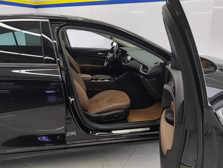 Фото 8 - Buick Regal