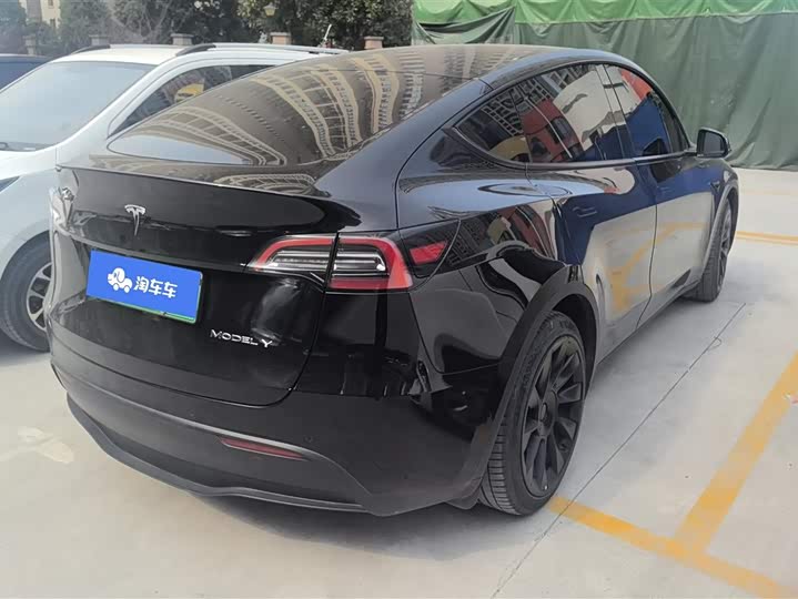 Фото 3 - Tesla Model Y