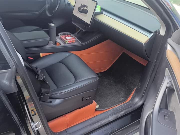 Фото 8 - Tesla Model Y