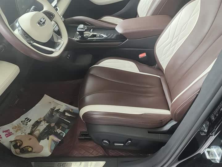 Фото 9 - Geely Monjaro